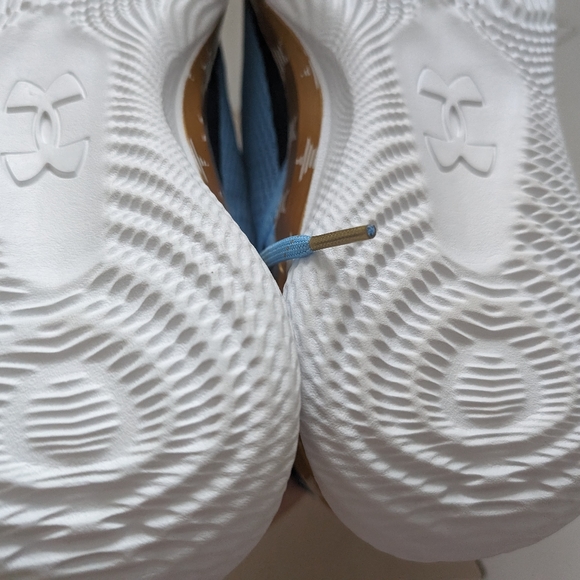 UA curry 2 low flotro New sz 9 - Picture 4 of 11